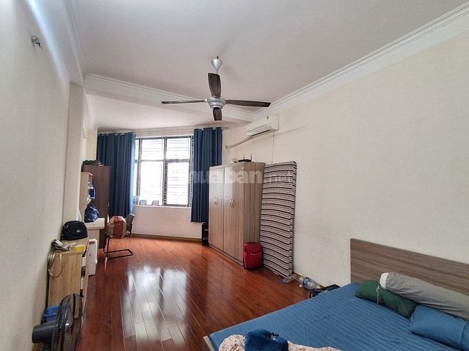 Mặt Phố Ngô Gia Tự - Long biên – 72 M2 – 2 Tầng – MT 6 M – Giá 20.1 Tỷ