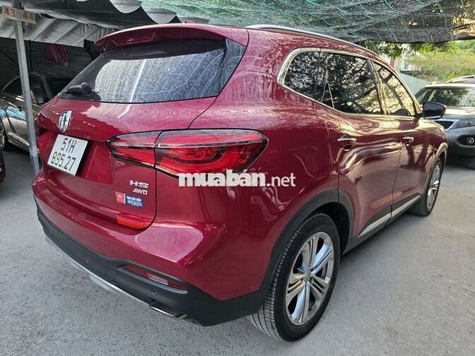 MG HS 2.0 Trophy Đỏ mua mới đi 46 ngàn km