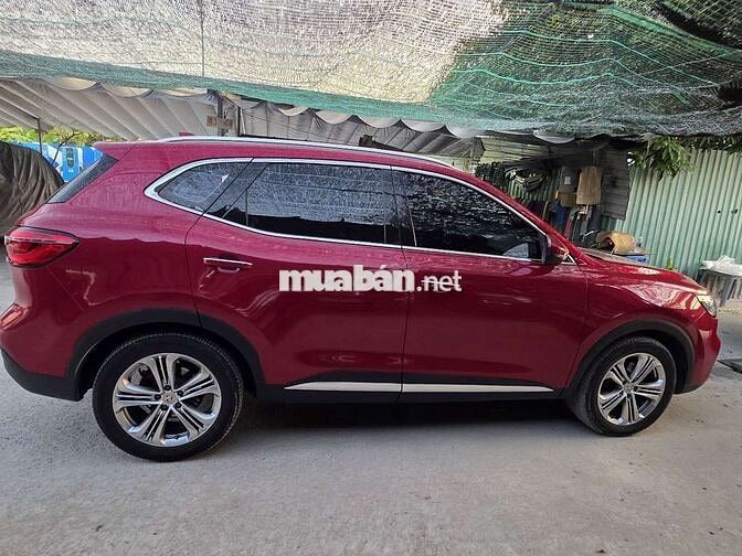 MG HS 2.0 Trophy Đỏ mua mới đi 46 ngàn km
