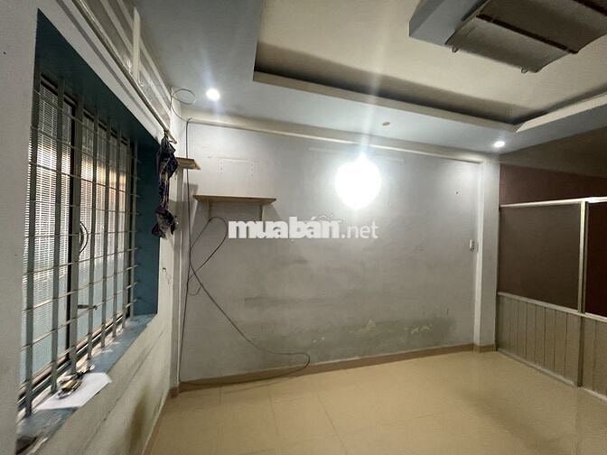 Bán chung cư Trần Quang Diệu Q3 DT 43,6 m2 có gác, 1PN, hướng Nam