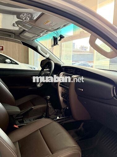 Toyota Fortuner 2019 2.4MT - Máy Dầu - Số Sàn Hãng