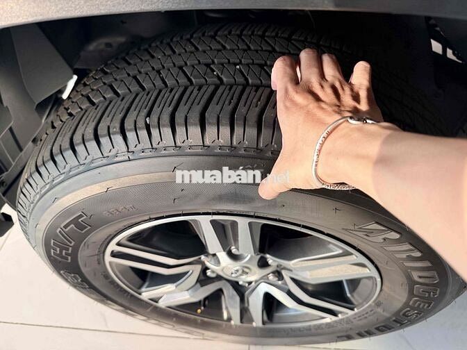 Toyota Fortuner 2019 2.4MT - Máy Dầu - Số Sàn Hãng