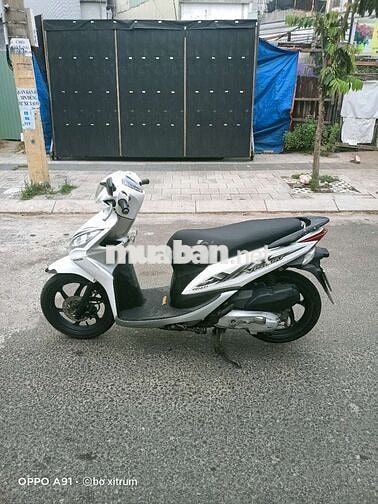 Honda Vision màu Trắng bs 60