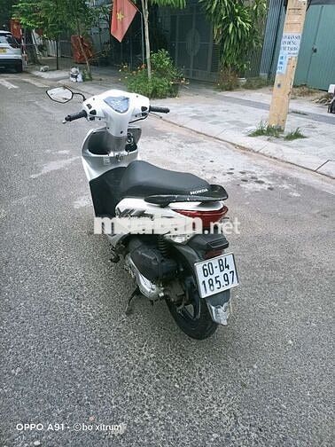 Honda Vision màu Trắng bs 60