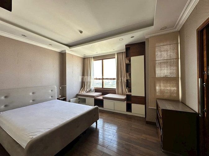 Cho thuê căn Penthouse Tropic Garden Thảo Điền, 4PN, 370m2, sân vườn