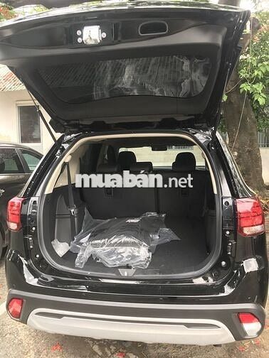Mitsubishi Outlander 2.0 CVT Đen 32.000km