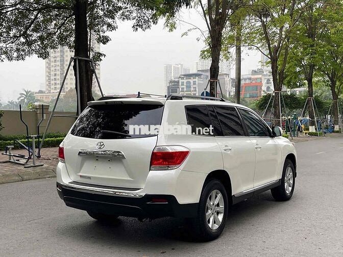 Toyota Highlander SE 2010 Trắng 12 vạn km