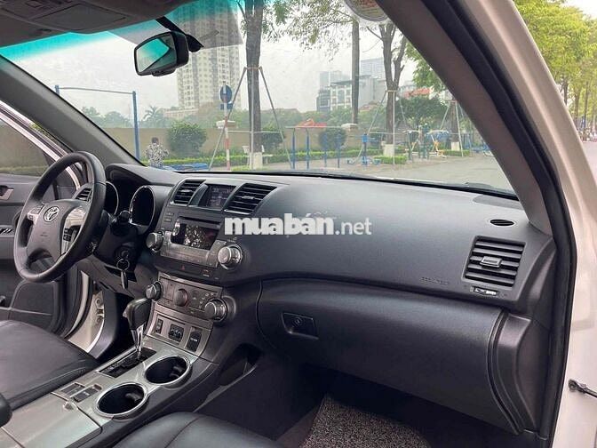 Toyota Highlander SE 2010 Trắng 12 vạn km