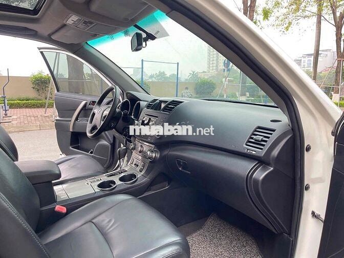Toyota Highlander SE 2010 Trắng 12 vạn km