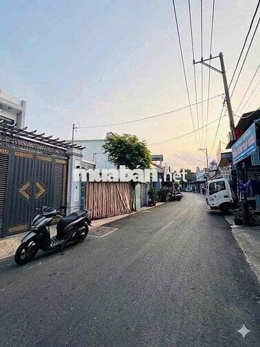 -NHÀ BÀ ĐIỂM -HÓC MÔN.MẶT TIỀN ĐƯỜNG 8M- HẺM XE TẢI THÔNG– GẦN CHỢ ĐẦU