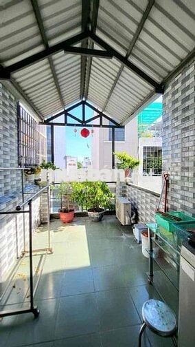 Bán nhà cách 3 căn ra mt xe hơi Tôn Thất Thuyết,,Bến vân đồn,.