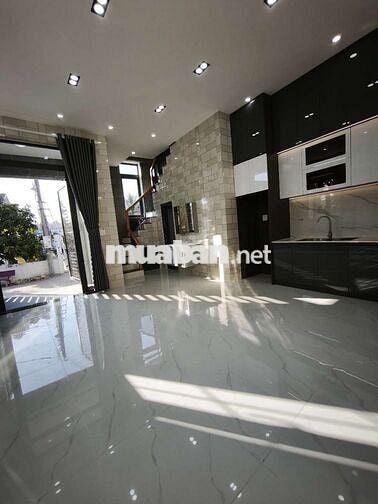 nhà góc 2 mặt tiền tiền, lộ 4m hẻm thông ôtô quay đầu thoải mái