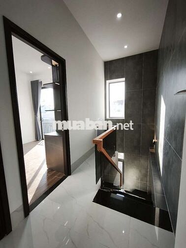 nhà góc 2 mặt tiền tiền, lộ 4m hẻm thông ôtô quay đầu thoải mái
