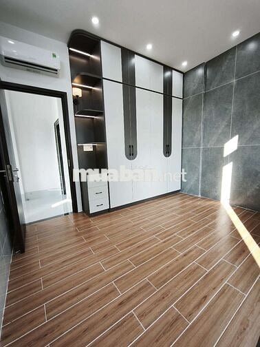 nhà góc 2 mặt tiền tiền, lộ 4m hẻm thông ôtô quay đầu thoải mái