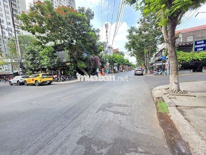 Nhà 323m ngang 9m mặt tiền ngay chung cư Bcons gần VinCom550 Dĩ An