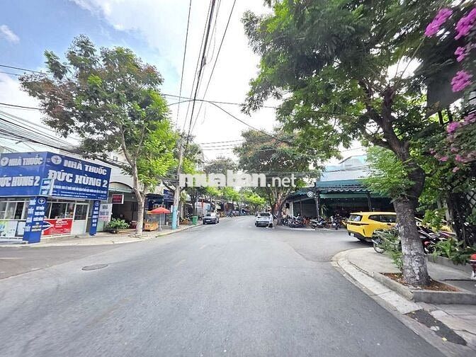 Nhà 323m ngang 9m mặt tiền ngay chung cư Bcons gần VinCom550 Dĩ An