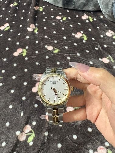 Đồng hồ TISSOT PR100 máy chạy pin.