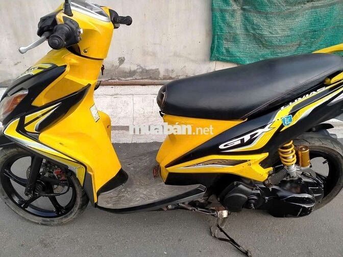 Yamaha Luvias màu Vàng
