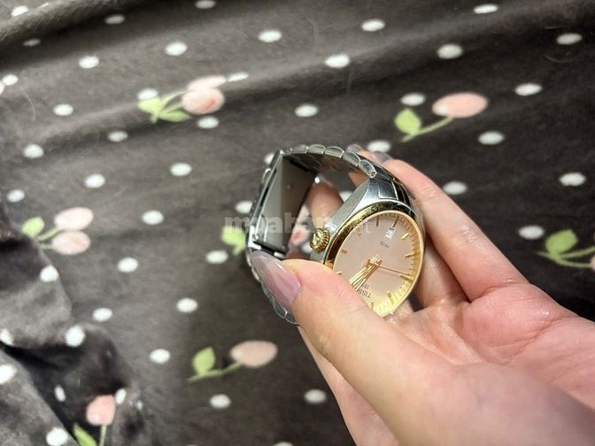 Đồng hồ TISSOT PR100 máy chạy pin.