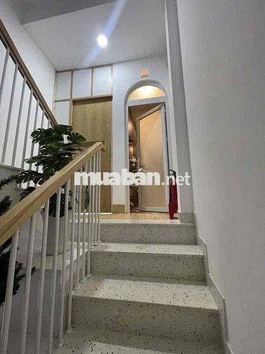 HẺM XE TẢI TRÁNH NHAU - 5 TẦNG 5 PN