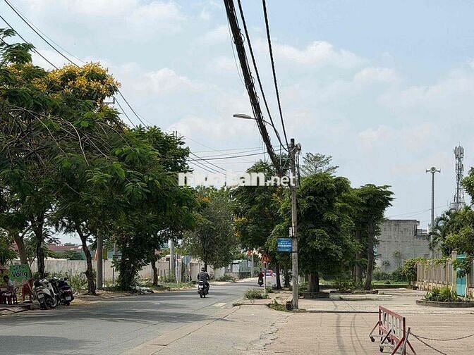 Bán đất Bà Điểm 4-Hóc Môn.DT:163,6m2,đường nhựa rộng 7m