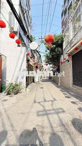 Lâu mới có một căn, khu Phan Xích Long, giá tốt