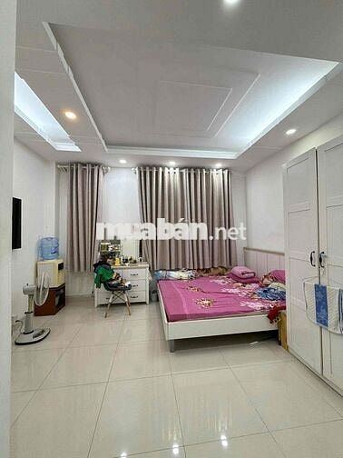 Lâu mới có một căn, khu Phan Xích Long, giá tốt