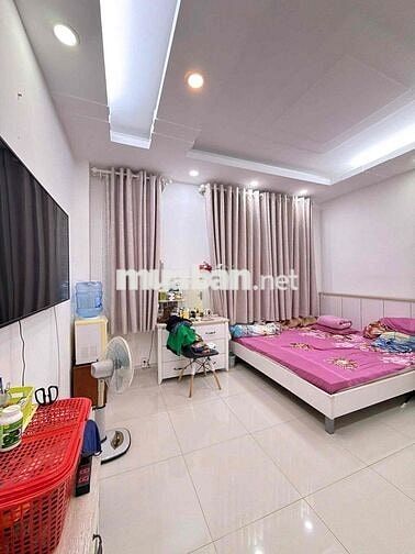 Lâu mới có một căn, khu Phan Xích Long, giá tốt