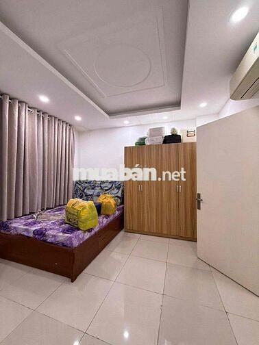 Lâu mới có một căn, khu Phan Xích Long, giá tốt