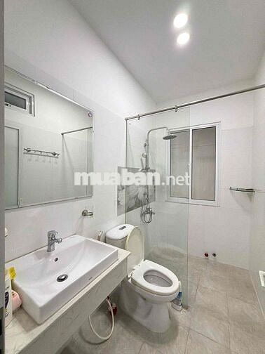 Lâu mới có một căn, khu Phan Xích Long, giá tốt