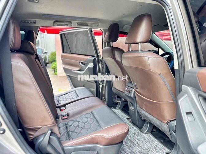 Toyota Innova Cross 2.0V 2025