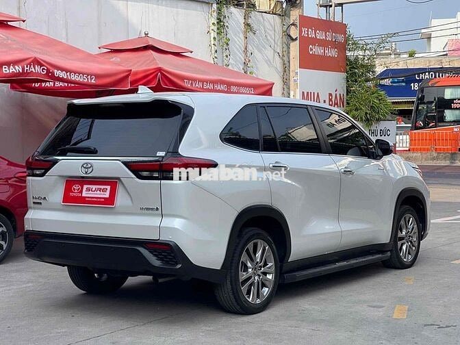 Toyota Innova Cross Hybrid Trắng 38.755km