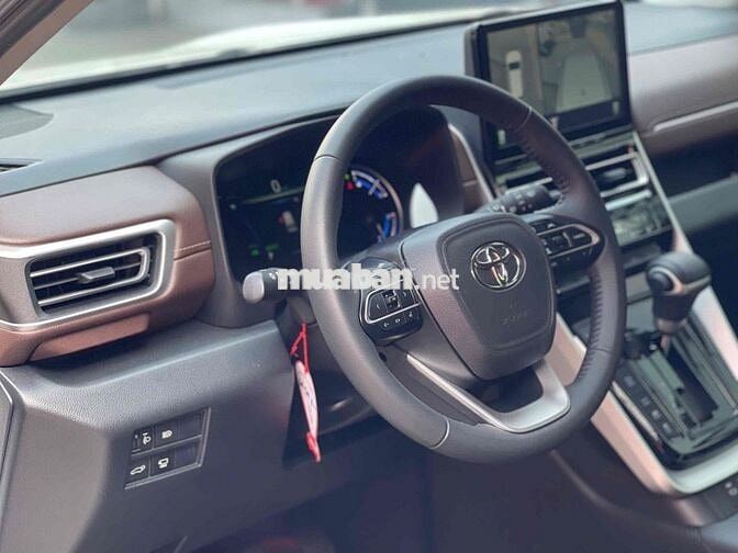 Toyota Innova Cross Hybrid Trắng 38.755km