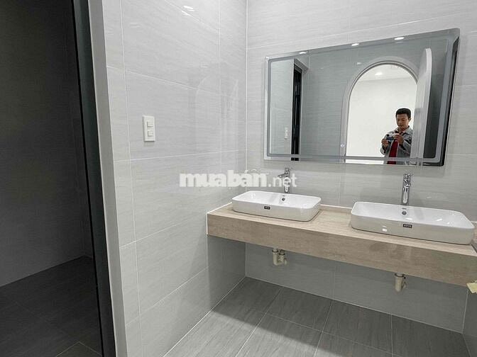 CHO THUÊ NGUYÊN CĂN SHOPHOUSE VẠN PHÚC CITY 7x22m HẦM 5T-DT giá 80tr