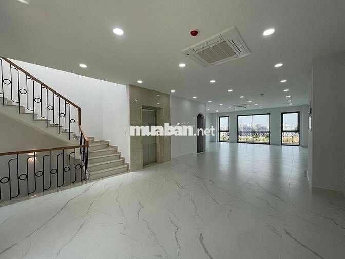 CHO THUÊ NGUYÊN CĂN SHOPHOUSE VẠN PHÚC CITY 7x22m HẦM 5T-DT giá 80tr