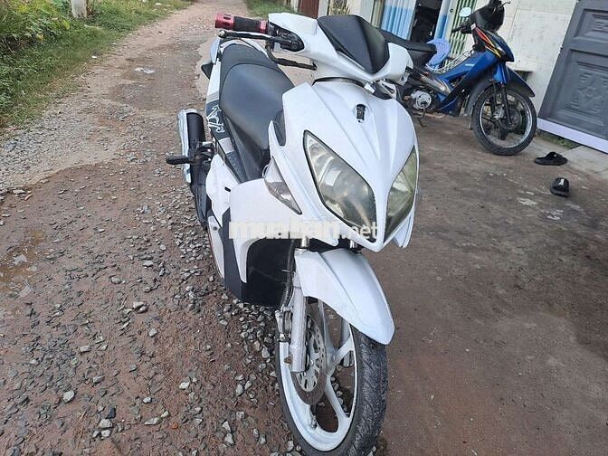 Yamaha Novo LX Trắng