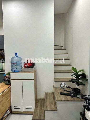 NHÀ ĐẸP Q4- HẺM 4m- 18m2- 2 TẦNG- CHỈ 2 TỶ NHỈNH 