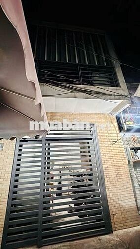 NHÀ ĐẸP Q4- HẺM 4m- 18m2- 2 TẦNG- CHỈ 2 TỶ NHỈNH 