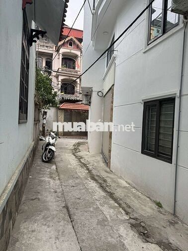 Nhà 4T + lửng/tum thang x 40m2 mới đẹp