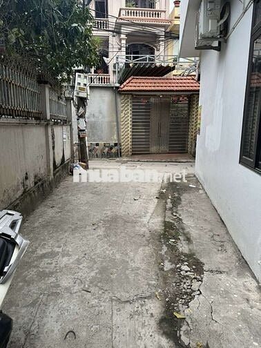 Nhà 4T + lửng/tum thang x 40m2 mới đẹp