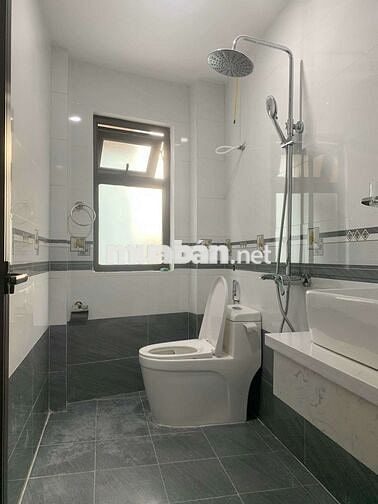 Nhà 4T + lửng/tum thang x 40m2 mới đẹp