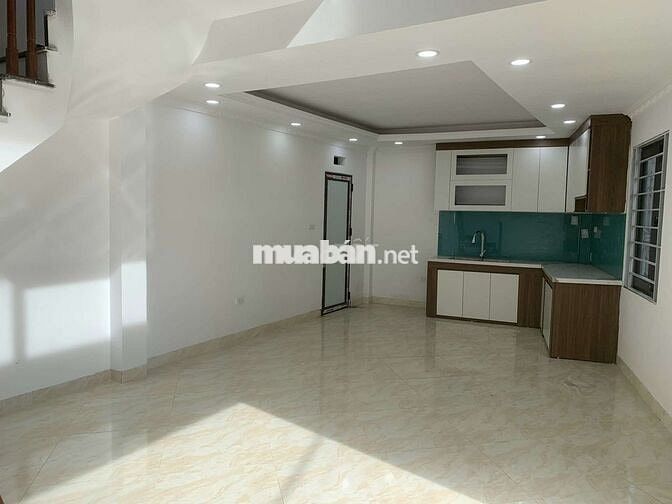 Nhà 4T + lửng/tum thang x 40m2 mới đẹp