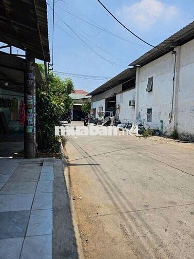 Cần cho thuê XƯỞNG HÓC MôN .DT 14X34 .Giâ 36 triêu  xe công