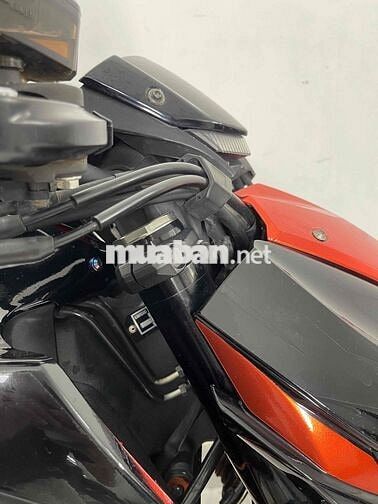 Kawasaki Z1000 Đen, Cam, Bạc