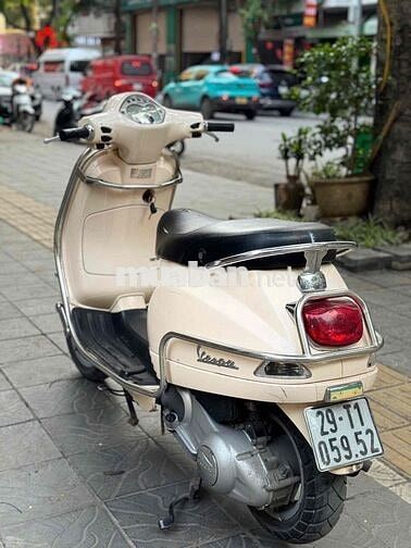 Piaggio Vespa LX 125 Kem bản kim phun