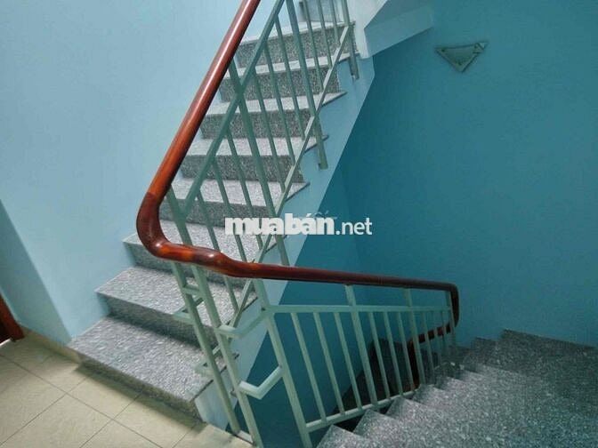 Cho thuê nhà 3 lầu sân thượng đường trước nhà 10m ngay Phạm Văn Đồng