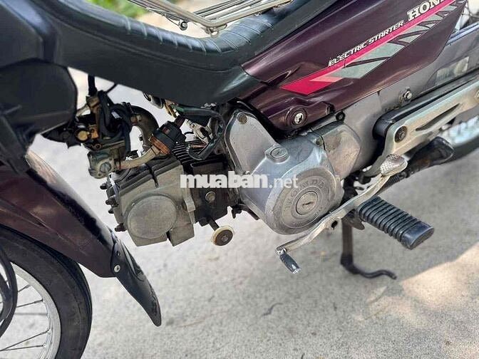 Honda Dream lùn màu Tím