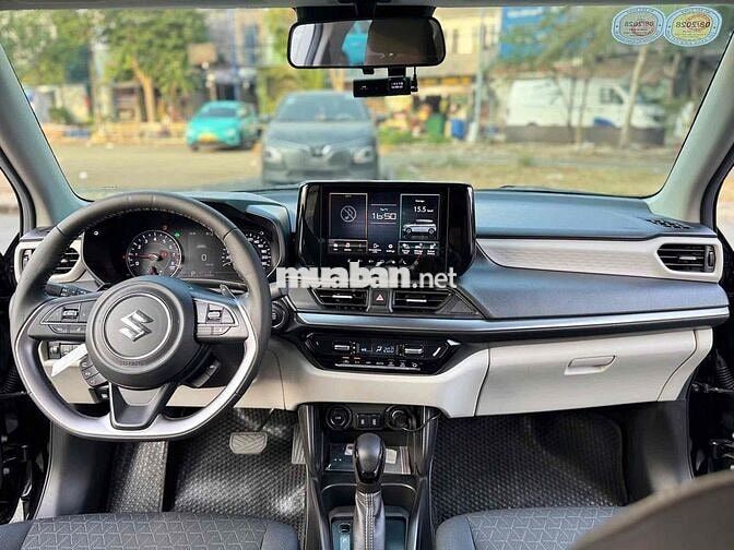 Suzuki Swift Hybrid 2025 Đen 2700 km
