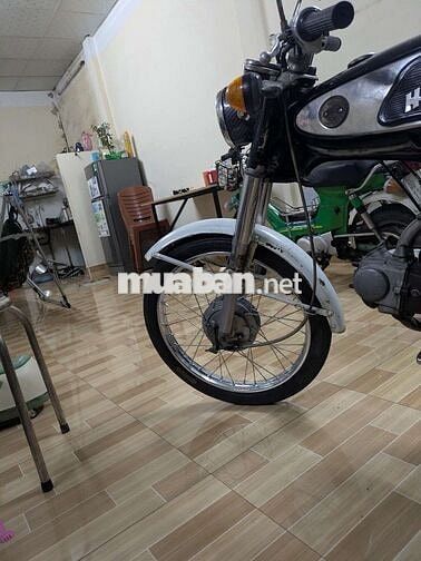 Honda 67 Đen trắng Cổ điển