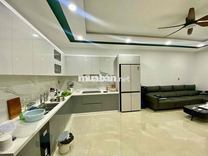 CHO THUÊ NHÀ KINH DOANH 4 TẦNG MẶT ĐƯỜNG THÍCH QUẢNG ĐỨC CÓ THANG MÁY